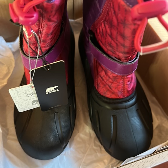 Sorel winter boots- BRAND NEW- Great gift!  New in box.  Disney “Frozen II” - Picture 3 of 7